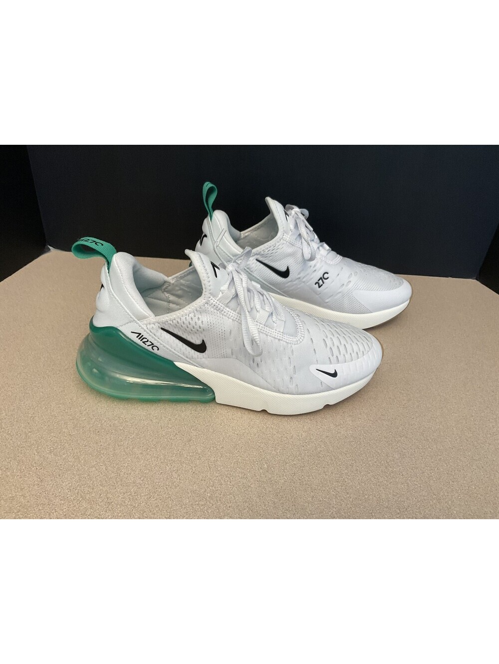 New! Womens Nike Air Max 270 White/Stadium Green  Running Shoes. Size 7. Awesome